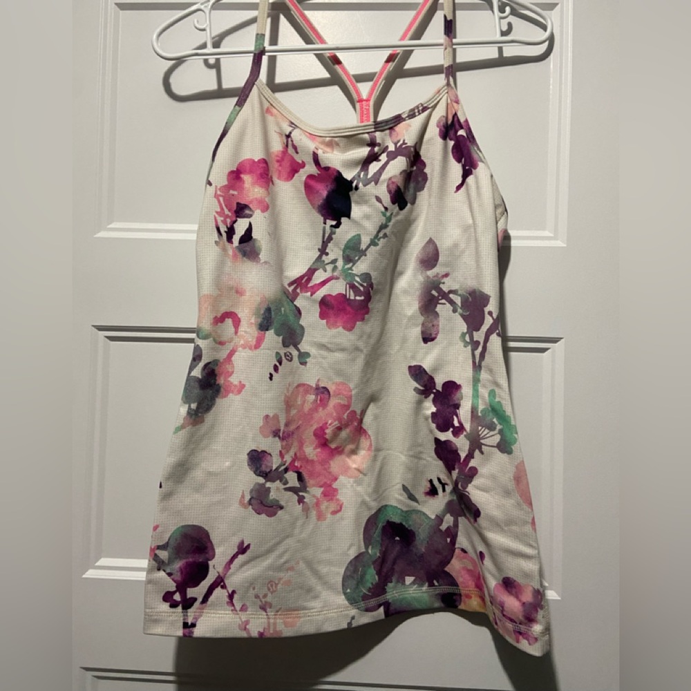 Size 8 Lululemon power Y tank - Picture 1 of 2